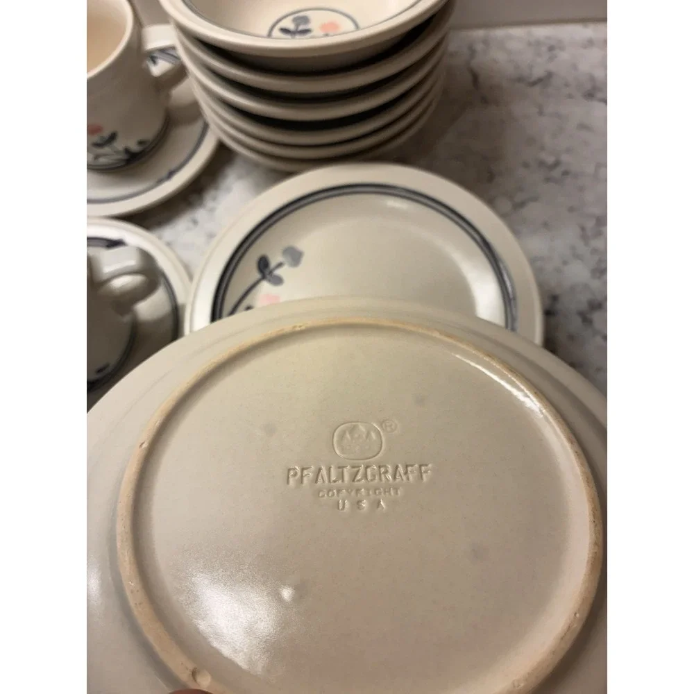 Pfaltzgraff Tea Rose Floral Stoneware 8 Cups & 6 Saucers, 6 Bowls, 10‎ Plates